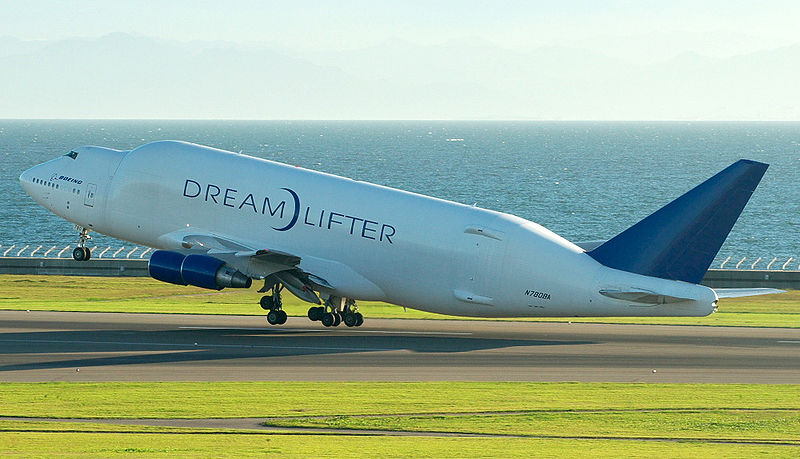 File:B747LCF Dreamlifter takeoff1.jpg